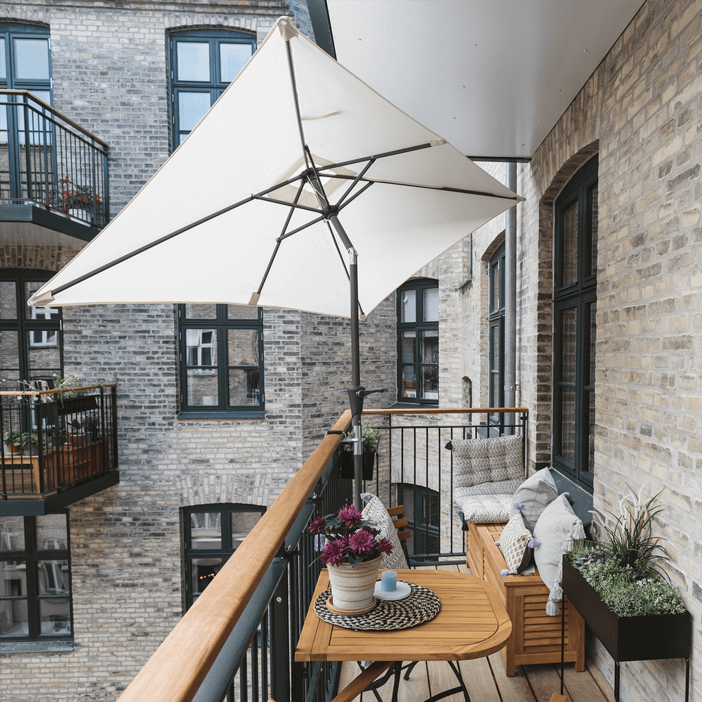 Passer parasollen på balkongen din?